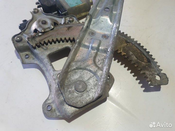 Стеклоподъемник задний правый Nissan March AK12