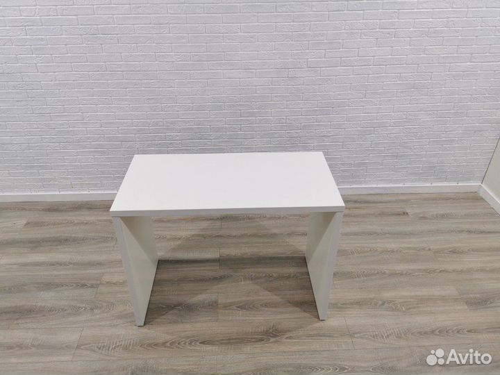 Стол маникюрный стандарт