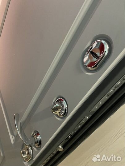 Ремонт замена дверных замков и ручек