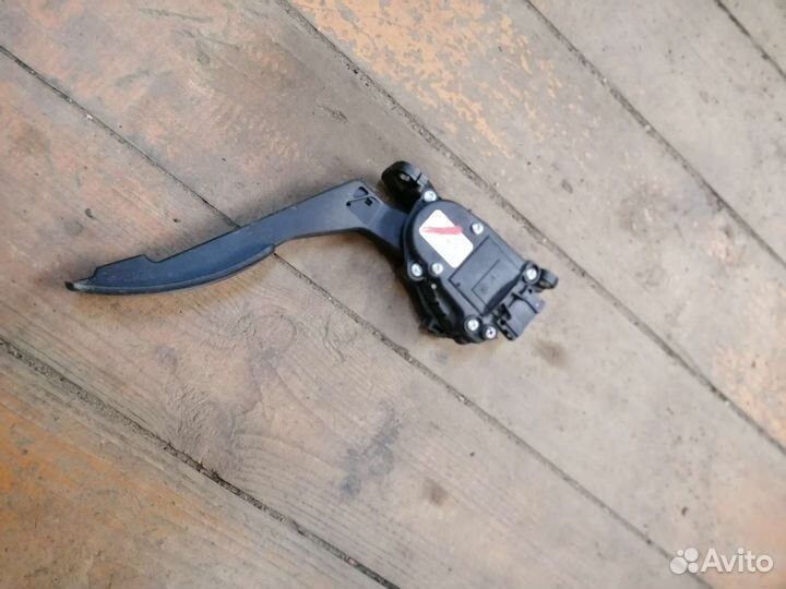 Электронная педаль газа Renault/Nissan