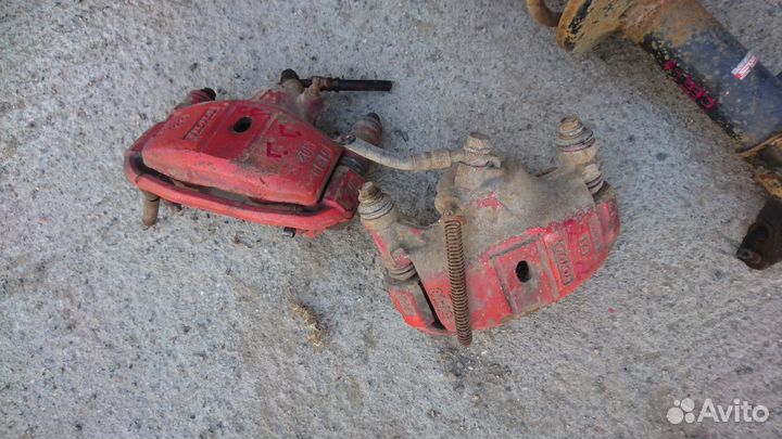 Суппорт передний corolla ceres sprinter 1993 Ae100