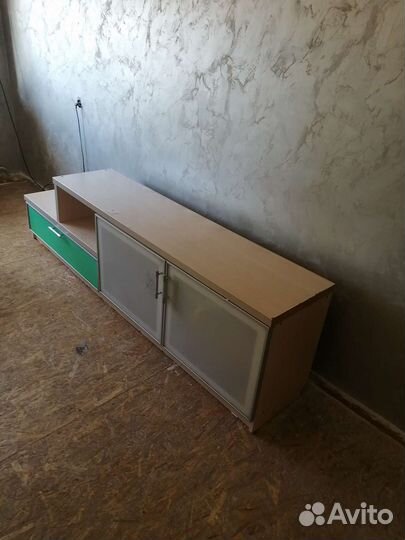 Полка под телевизор