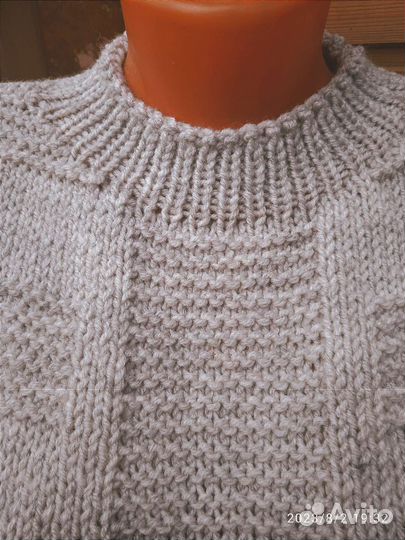 Женский свитер