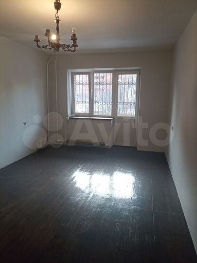 2-к. квартира, 64 м², 1/10 эт.