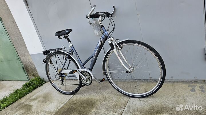 Peugeot 28 на Acera