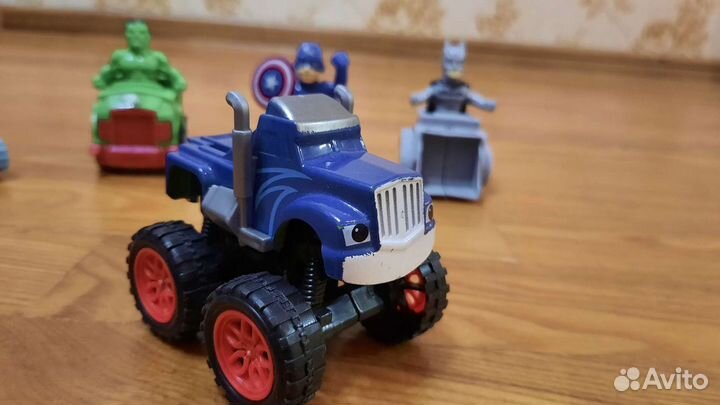 Игрушка автомобиль