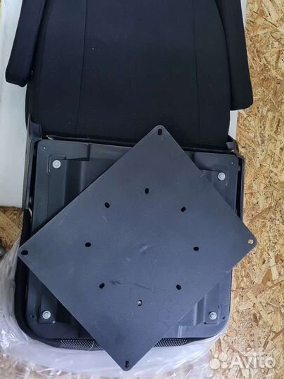 Поворотная площадка водительского сиденья