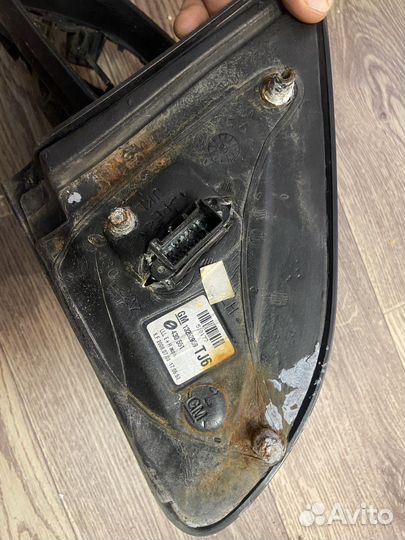 Зеркало Opel Astra H (битое)