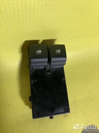 Блок кнопок стеклоподъемников Opel Astra J