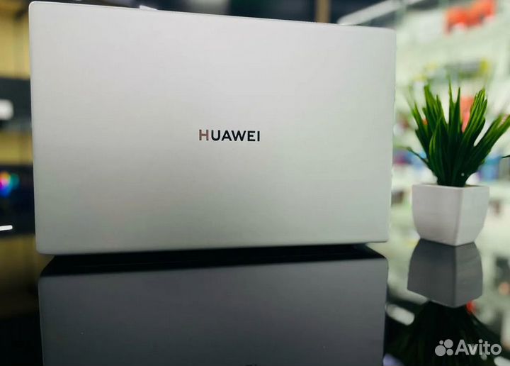 Мощный ноутбук Huawei Core i3-1115G4/DDR4-8/SSD