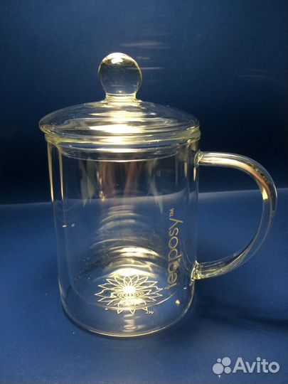 Стеклянная кружка с крышкой фирмы teaposy