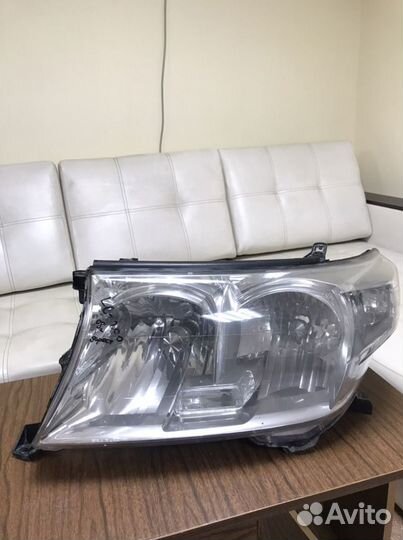 Фара левая Toyota Land Cruiser 200 ксенон 08-12г