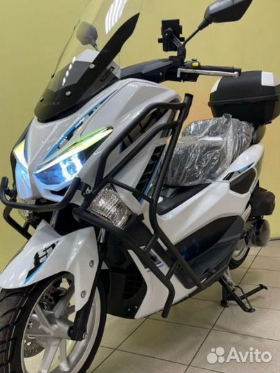 Скутер (мопед) 150 кубов бензиновый