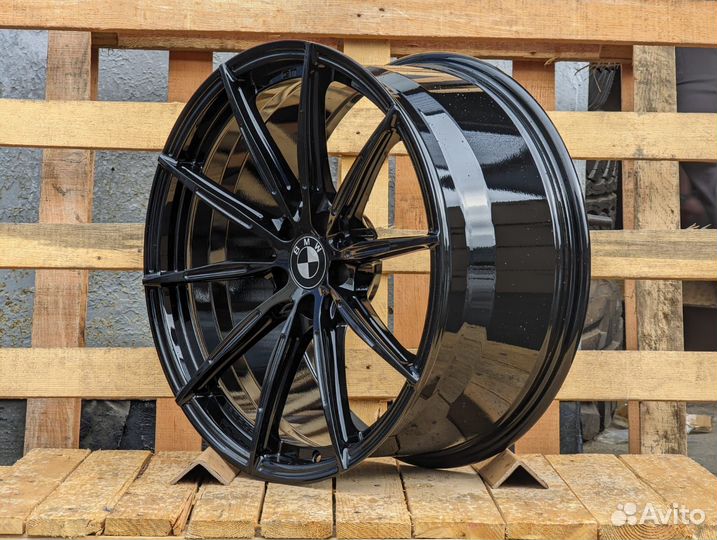 Кованые диски GT Forged R20 на BMW M5 / M8