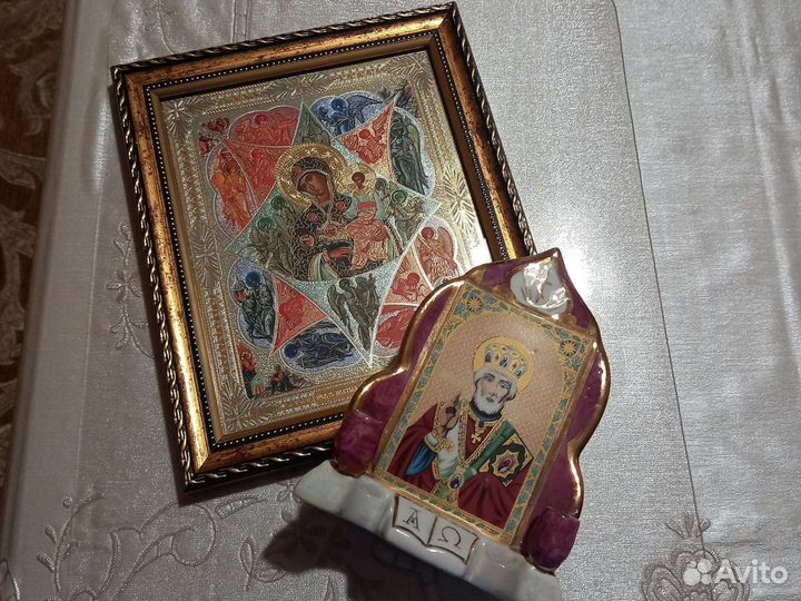 Новая икона и фарфоровый киот ручной работы