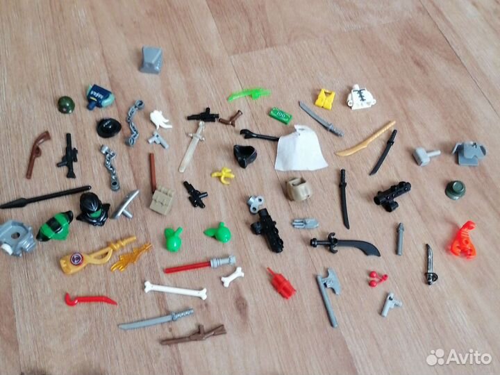 Lego человечки и аксессуары