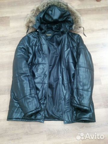 Кожаный пуховик с капюшоном