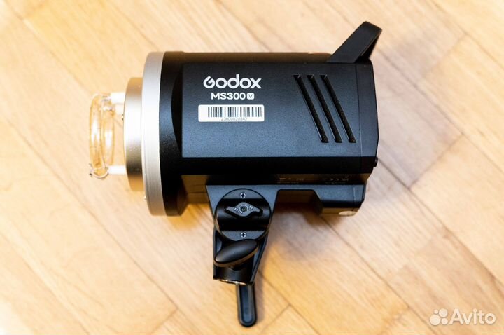 Вспышка Godox MS300V