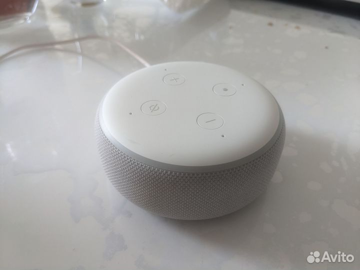 Умная колонка Amazon Echo Dot 3