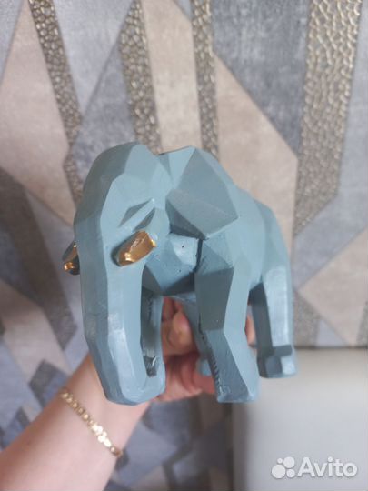 Фигурка слон