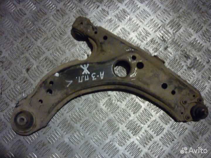 Рычаг передний правый VAG