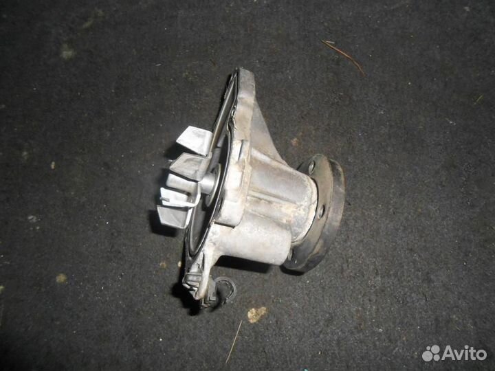 Насос водяной (помпа) Toyota Voxy AZR60(01-07)