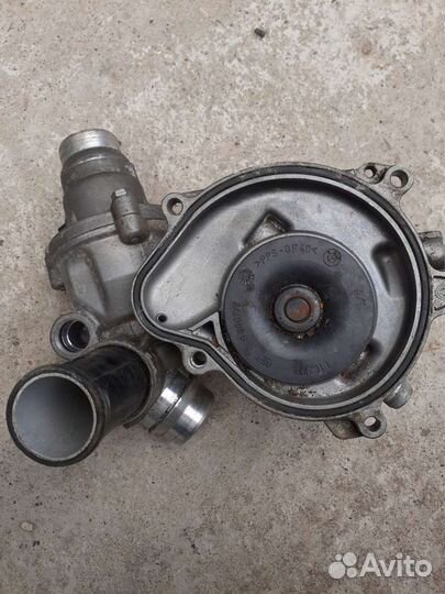 Помпа bmw e60 e61 e65 e70 n62b40