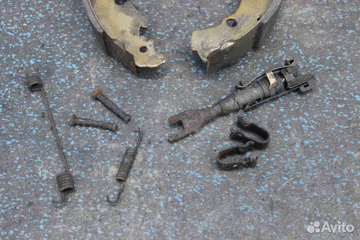 Механизм стояночного тормоза Ford Fusion (Форд Фью