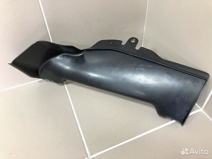 Накладка воздуховода левая Skoda Fabia 2010-2015