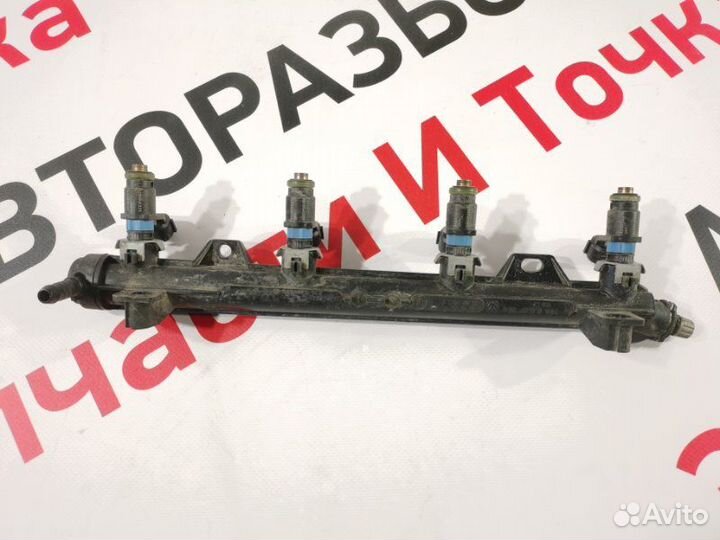 Топливная рейка Volkswagen Polo седан 1.6 cfna