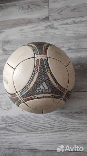 Футбольный мяч adidas tango 2012