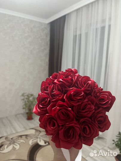 Цветы из атласных лент