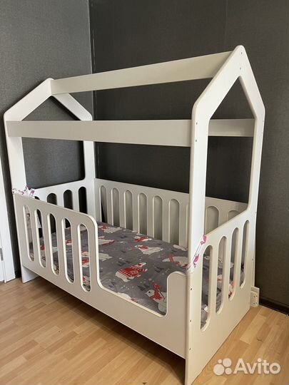 Продам кроватку-домик
