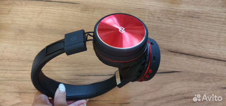 Наушники Digma беспроводные накладные