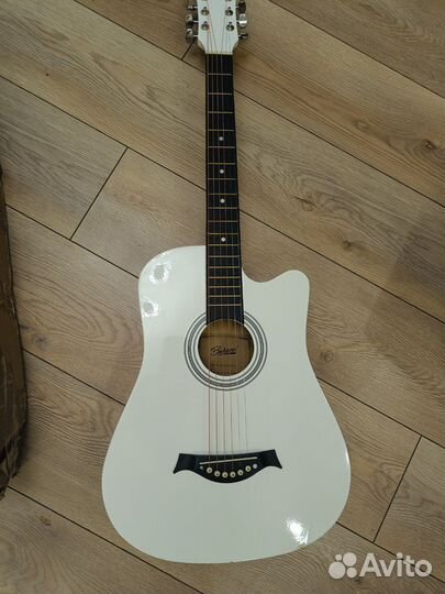 Акустическая гитара belucci