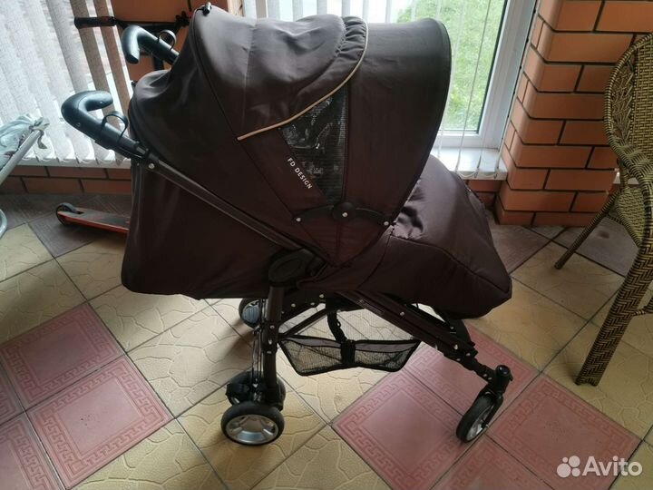 Прогулочная коляска