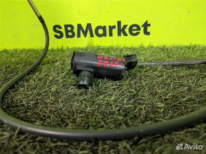 Насос омывателя задний Toyota Land Cruiser UZJ100