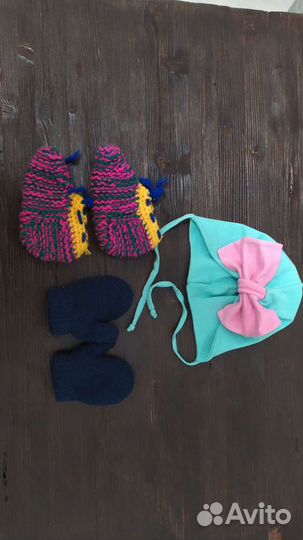 Шапка весна+ варежки и пинетки