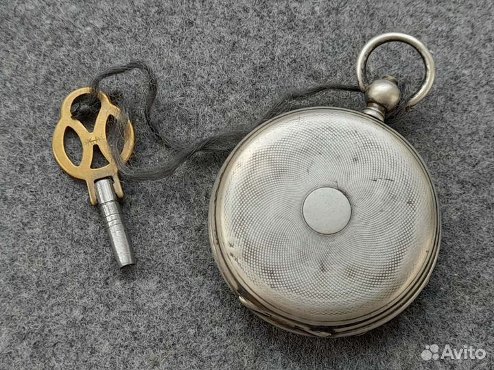 Часы антикварные ключевки