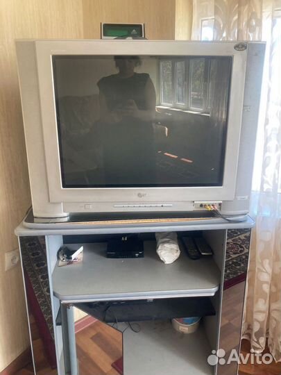 Телевизор + тумба