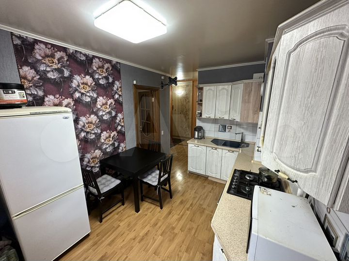 4-к. квартира, 73 м², 3/9 эт.