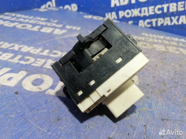 Переключатель поворотов Mitsubishi Galant 8 седан