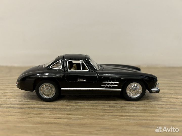 Машинка модель mercedes 300 sl игрушка Мерседес