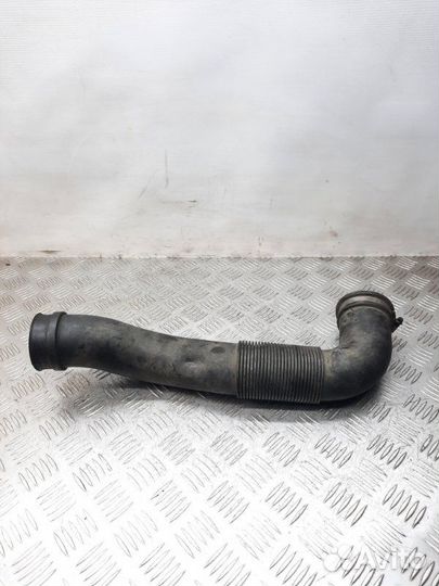 Патрубок воздушного фильтра Opel Zafira 1.7 2010