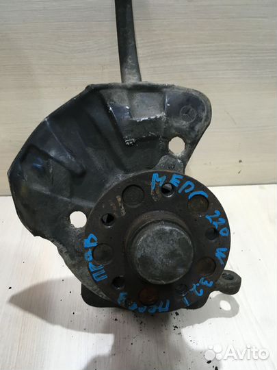 Кулак передний правый Мерседес W220 E220 S220