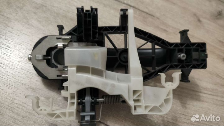 Ручка двери volkswagen amarok