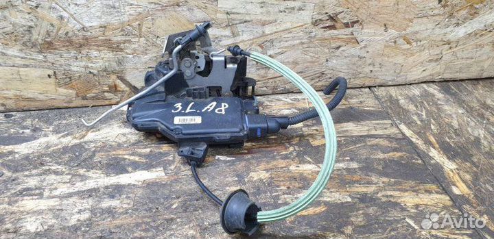 Замок двери задний левый Audi A8 D3