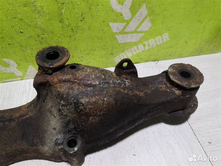 Кронштейн редуктора Тойота Карина 2 87-92