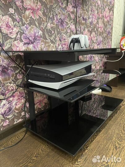 Стеклянная тумба