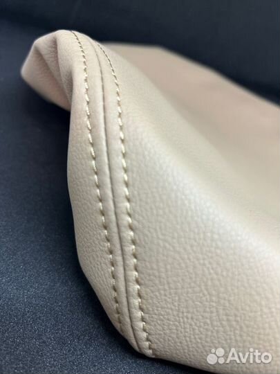 Чехол на подлокотник передний Toyota Land Cruiser